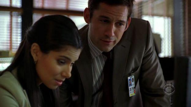 L'agent Danny Taylor (Enrique Murciano) et l'agent Elena Delgado (Roselyn Sanchez)